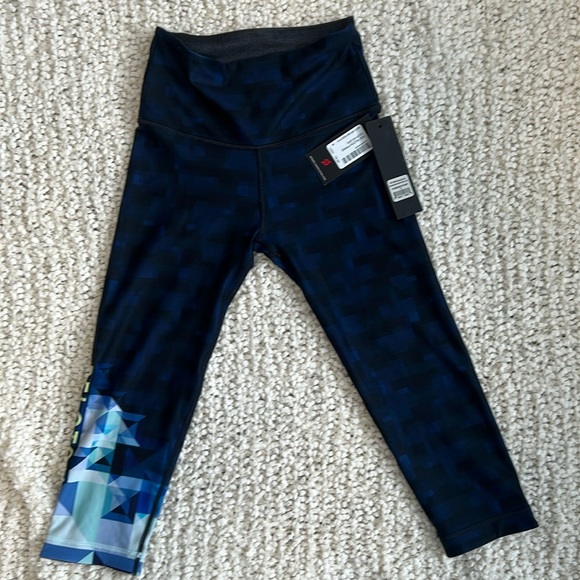 Legging Capri Prism Pride Géométrique - Pour Femme, Taille S, Blanc, Neuf Avec étiquette, Style Actif